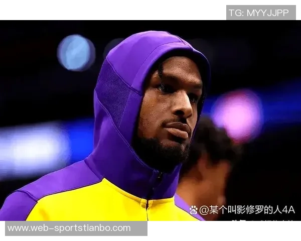 南湾湖人主帅盛赞詹姆斯训练态度专注早到令人难以置信 南湾湖人主帅盛赞詹姆斯训练态度专注早到令人难以置信